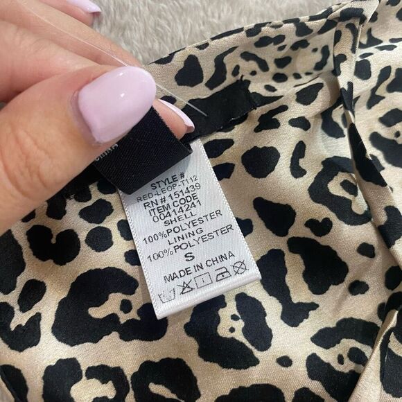 Forever 21 Satin Cheetah Print Top Size Small - Picture 7 of 7